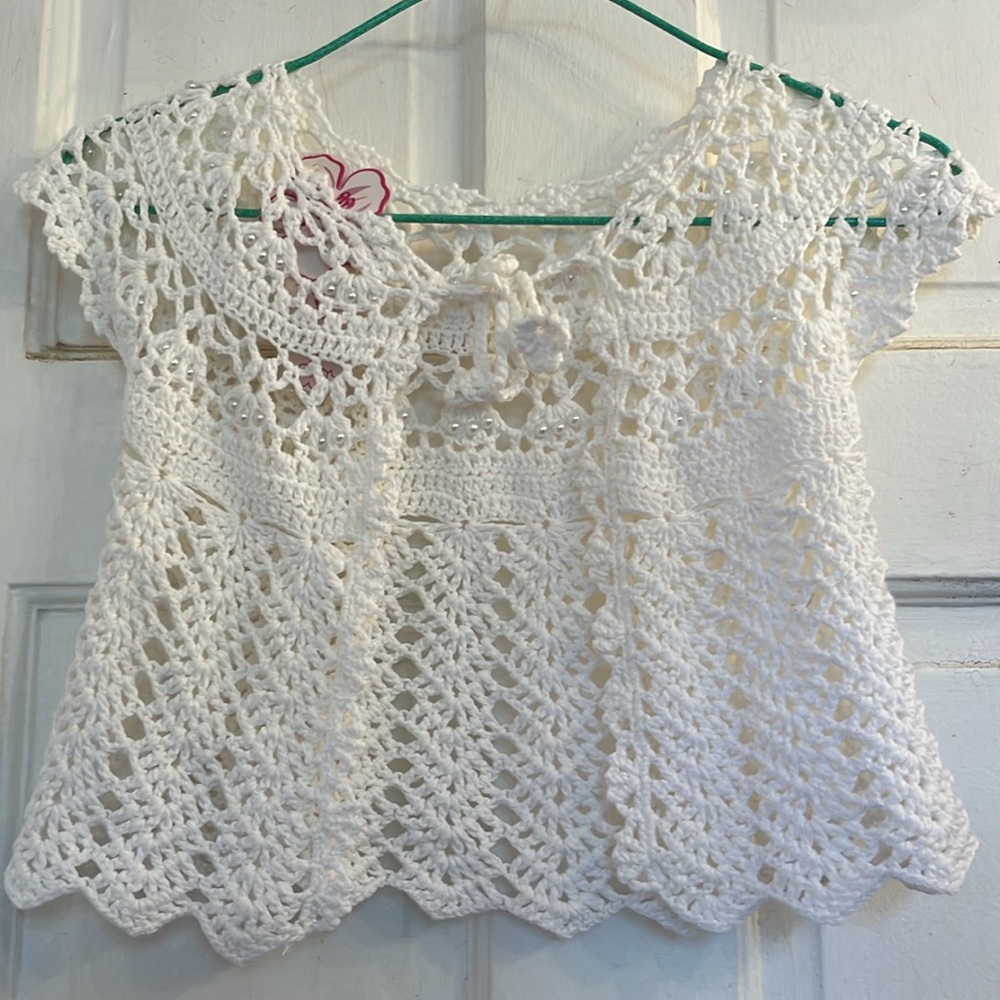 NWT Ligiduo girls white pearl lace crochet shrug/top in size medium